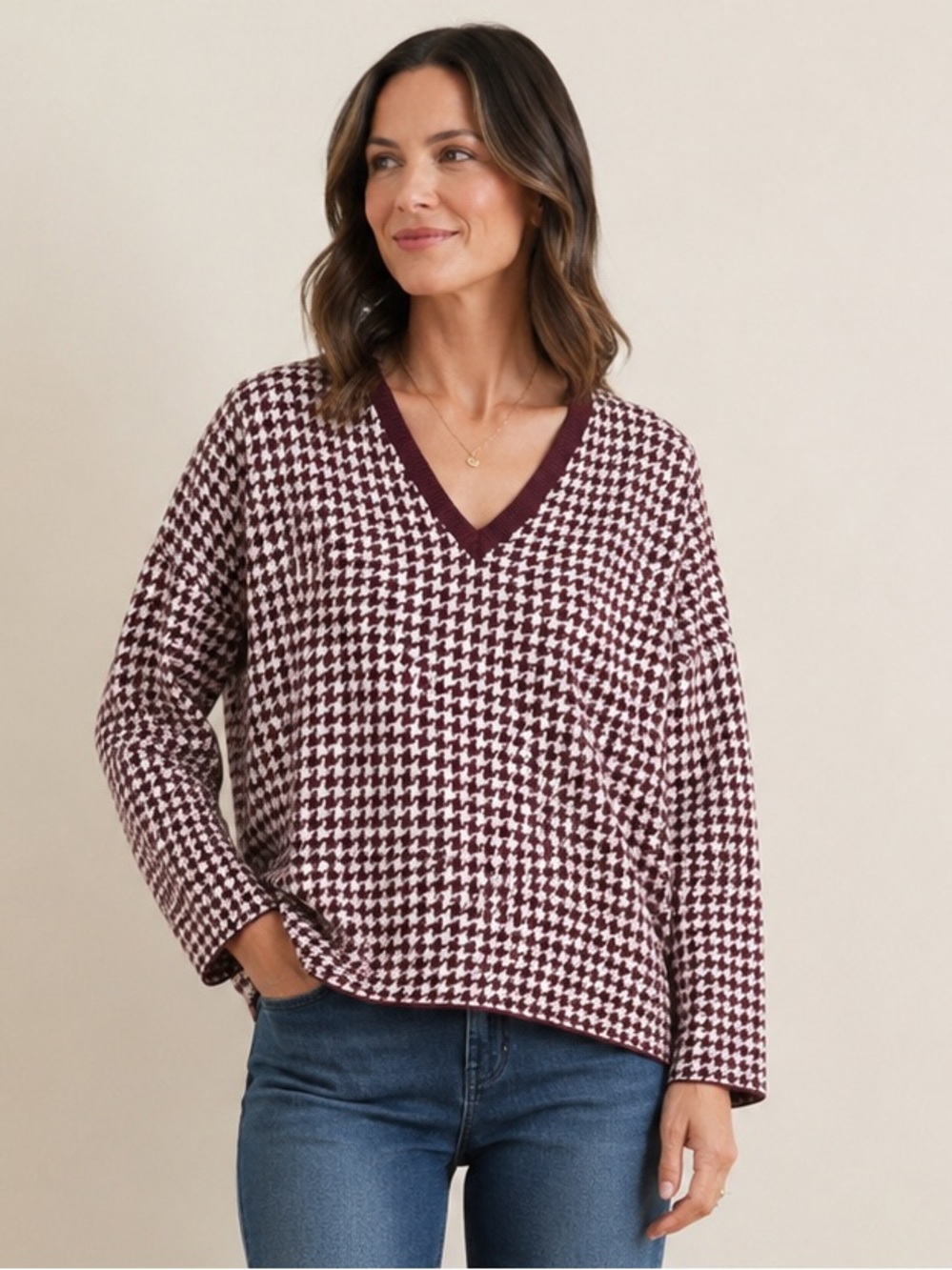 NWT Ann Taylor Burgundy and Cream Houndstooth V-Neck Pullover